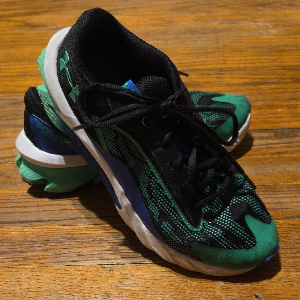 Under Armour Kids' Black and Green Scramjet Sneakers